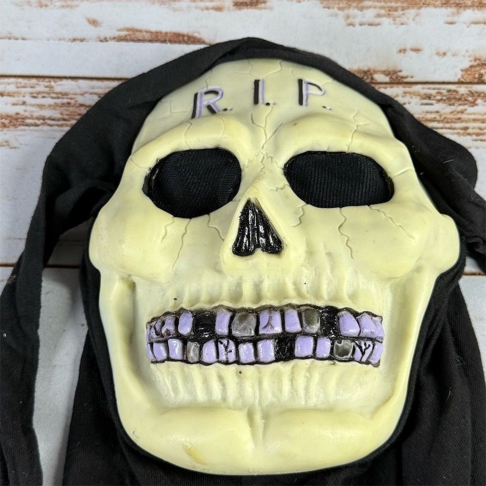 Vtg Easter Unlimited RIP Grim Reaper Skull Mask Gold Teeth 9205 Glows Used